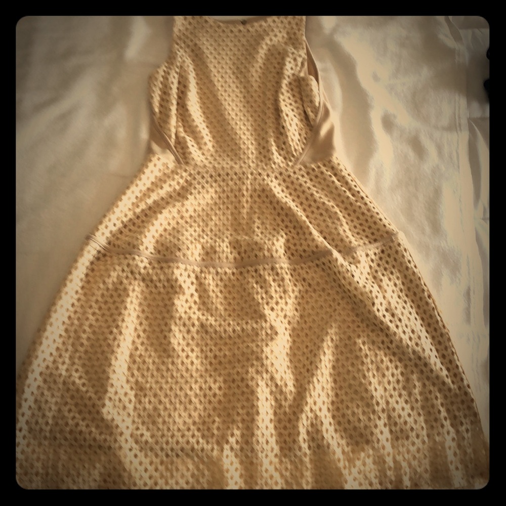 Size 4 lace dress. Good condition. Very pretty.